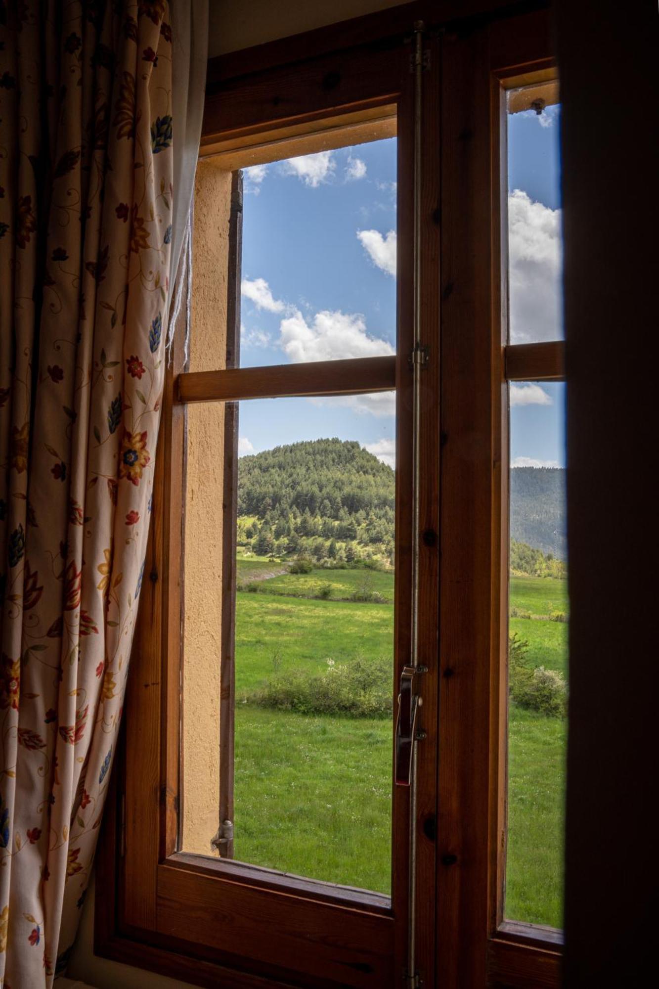 Hostal Cal Francisco Gosol Bagian luar foto